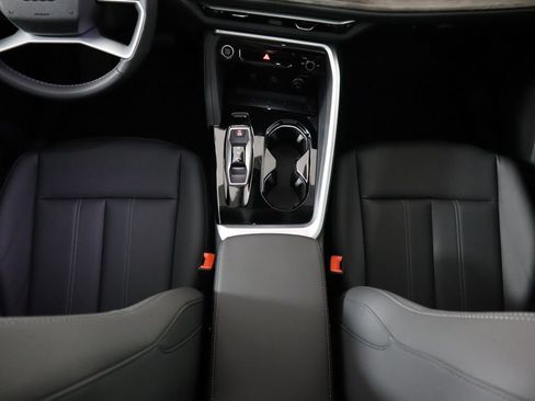 Used 2025 Audi Q5 Premium Plus w/ Premium Plus image 18