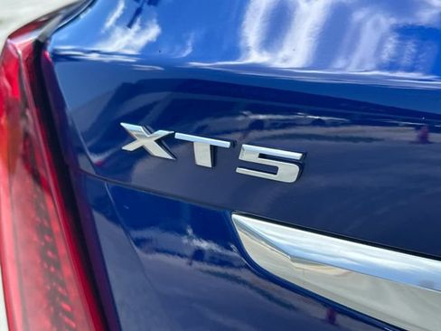 Used 2023 Cadillac XT5 Premium Luxury FWD image 12