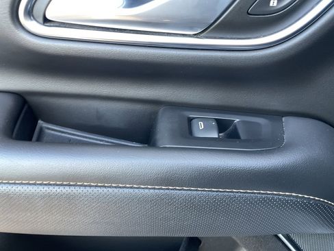 Used 2023 GMC Yukon SLT image 42