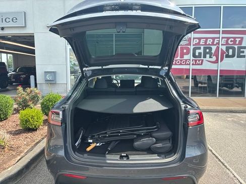 Used 2024 Tesla Model Y Long Range AWD/4WD image 7