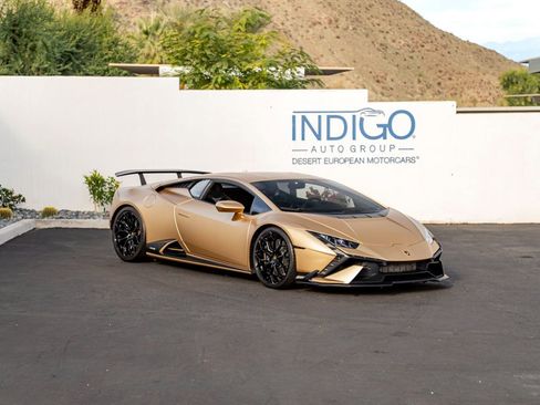 Used 2023 Lamborghini Huracan Tecnica image 4