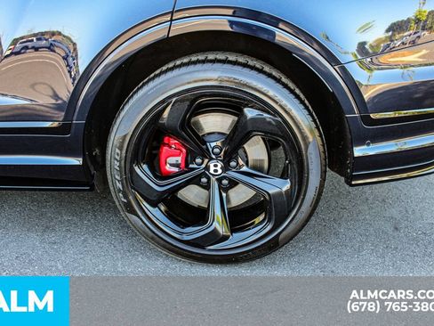 Used 2024 Bentley Bentayga AWD/4WD image 15