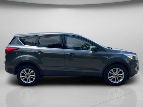 Used 2019 Ford Escape SE FWD image 5