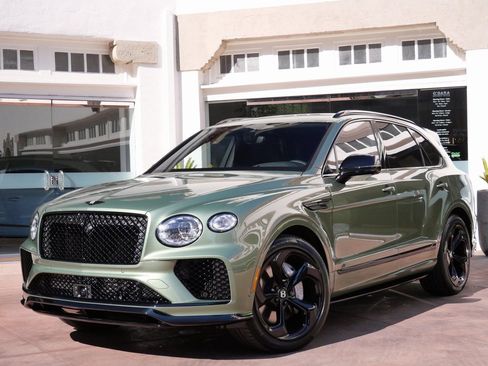 Used 2025 Bentley Bentayga image 11