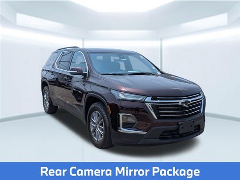 Used 2023 Chevrolet Traverse LT w/ Rear Camera Mirror Package FWD image 6