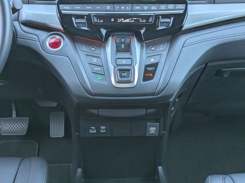 Used 2025 Honda Odyssey Sport-L image 21