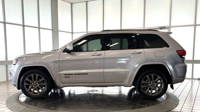 Used 2017 Jeep Grand Cherokee Limited 75th Anniversary AWD/4WD image 4