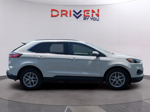 Used 2024 Ford Edge SEL w/ Convenience Package AWD/4WD image 6