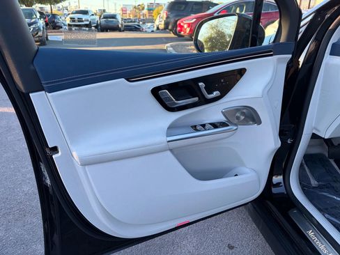 Used 2023 Mercedes-Benz EQE 500 4MATIC SUV image 13