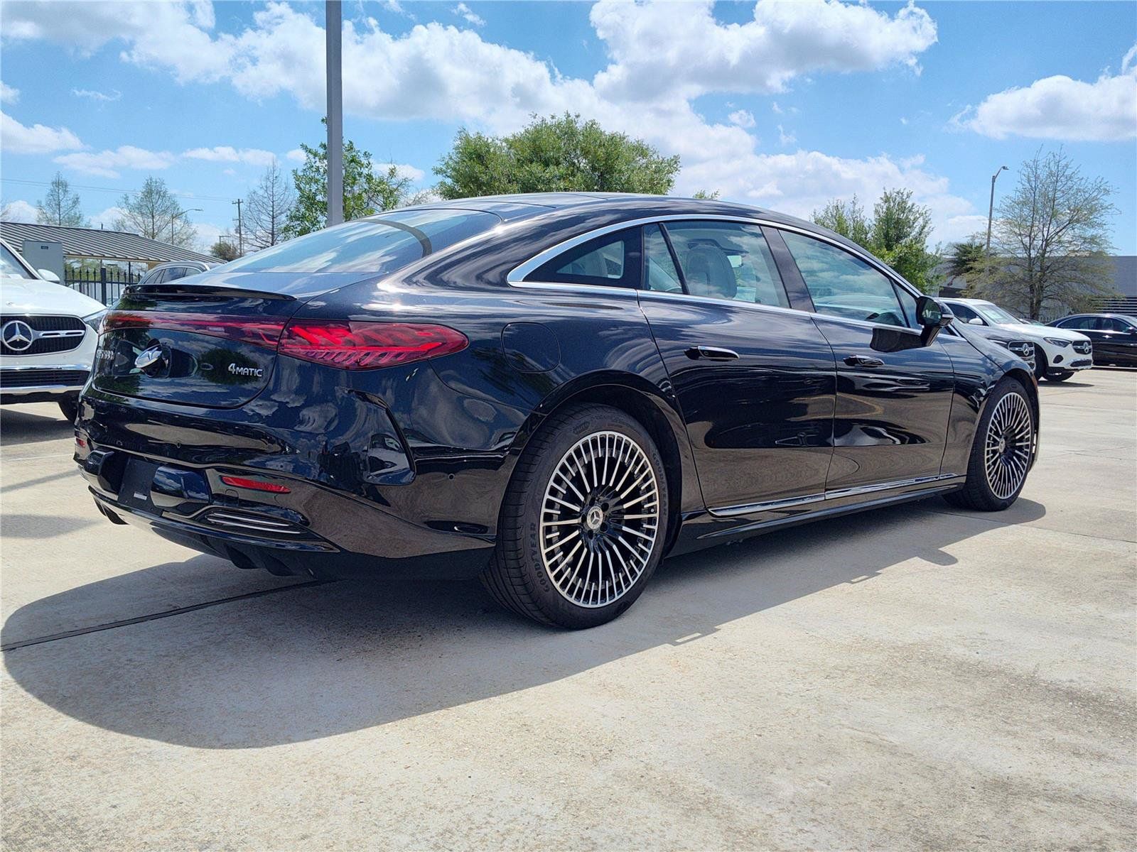 Used 2022 Mercedes-Benz EQS 580 4MATIC Sedan image 6