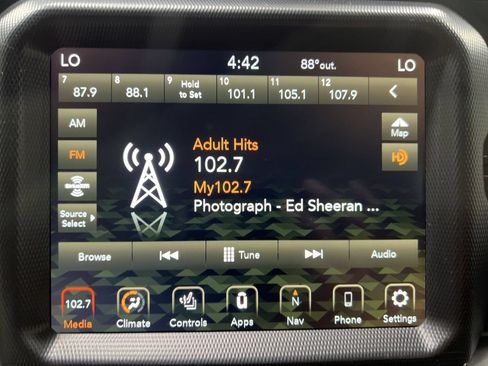 Used 2022 Jeep Wrangler Unlimited Sahara w/ Cold Weather Group AWD/4WD image 16