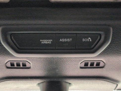 Used 2022 Jeep Wrangler Unlimited Sahara w/ Cold Weather Group AWD/4WD image 18