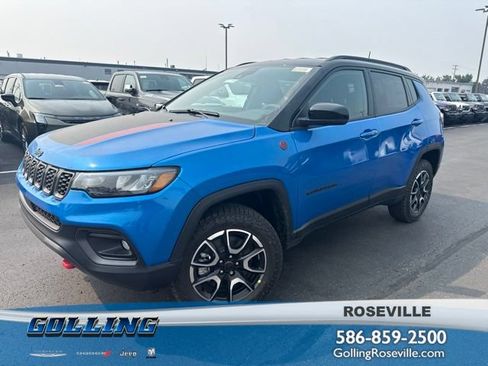 Used 2026 Jeep Compass Trailhawk AWD/4WD image 1