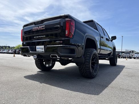 Used 2024 GMC Sierra 1500 AT4 w/ AT4 Premium Package image 11