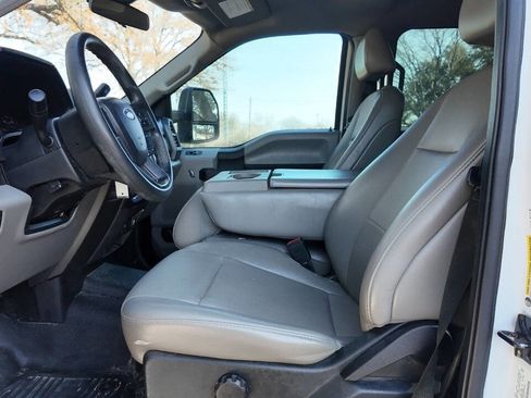 Used 2020 Ford F250 XL w/ Power Equipment Group image 13