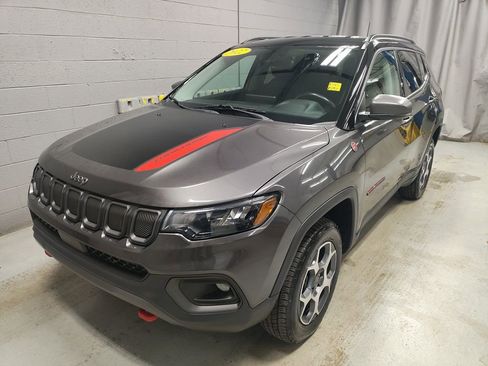 Used 2022 Jeep Compass Trailhawk w/ Trailhawk Convenience Group image 17