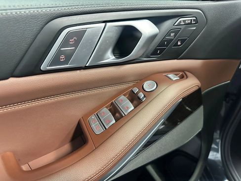 Used 2019 BMW X7 xDrive50i w/ Premium Package image 13