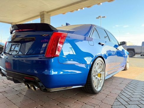 Used 2018 Cadillac CTS V w/ Luxury Package RWD image 14