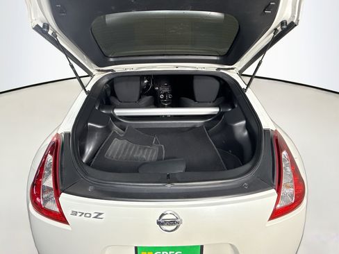 Used 2020 Nissan 370Z Coupe RWD image 31