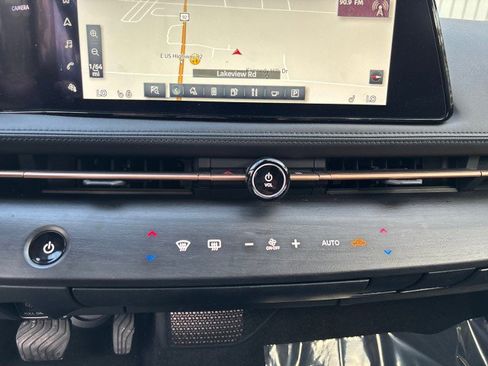 Used 2023 Nissan Ariya AWD image 19