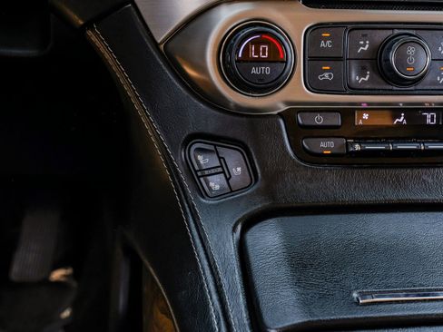 Used 2018 GMC Yukon Denali RWD image 27