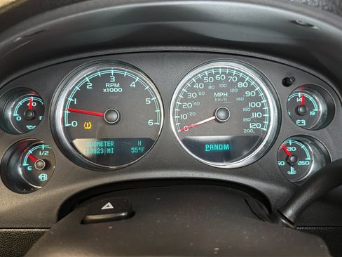 Used 2011 Chevrolet Avalanche LT w/ Luxury Package AWD/4WD image 29