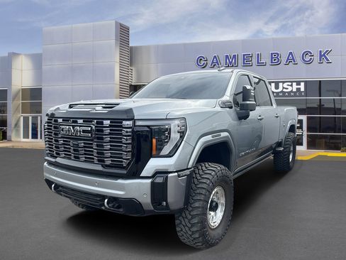 Used 2025 GMC Sierra 2500 Denali Ultimate image 12