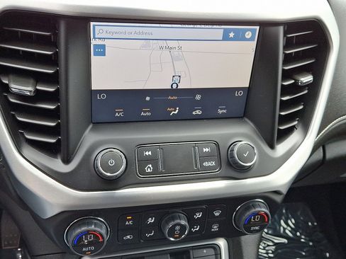 Used 2023 GMC Acadia SLT image 17