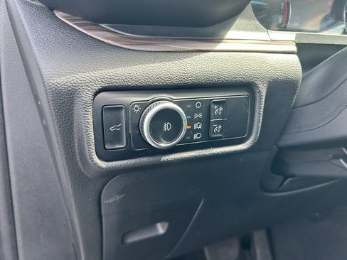 Used 2023 Ford Explorer Limited image 15