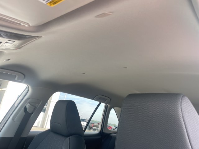 Used 2025 Toyota RAV4 XLE AWD/4WD image 27