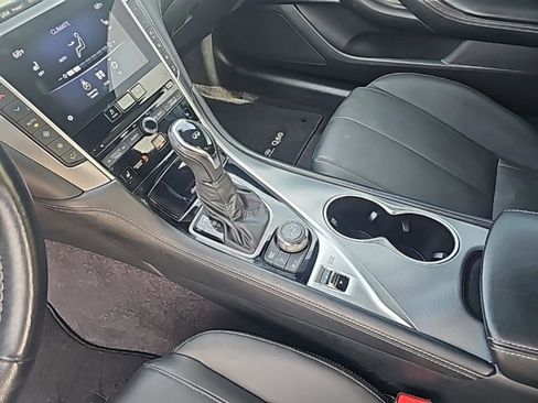 Used 2019 INFINITI Q60 3.0t Luxe w/ Essential Package image 16