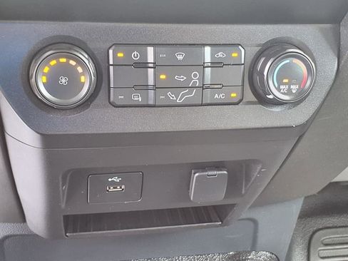 Used 2022 Ford F550 4x4 Regular Cab Super Duty image 17