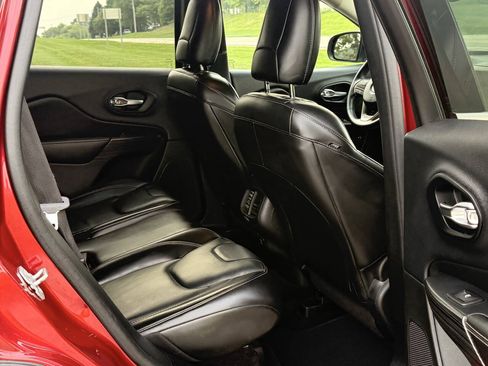 Used 2016 Jeep Cherokee Limited AWD/4WD image 28
