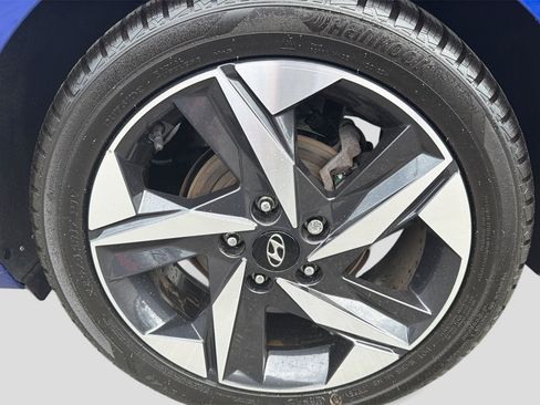 Used 2023 Hyundai Elantra Limited FWD image 14