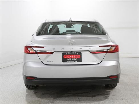 Used 2025 Toyota Camry LE image 20