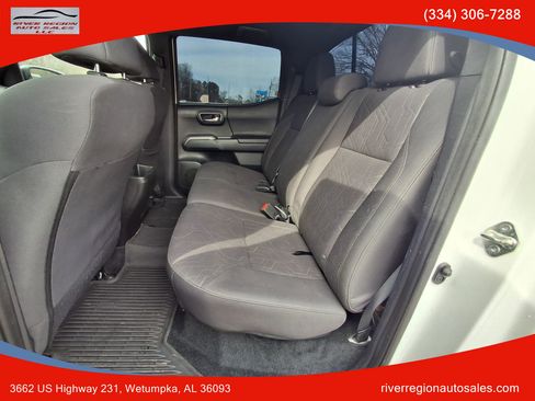 Used 2016 Toyota Tacoma TRD Sport image 15