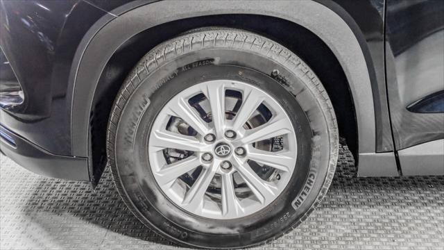 Used 2025 Toyota Grand Highlander AWD image 34