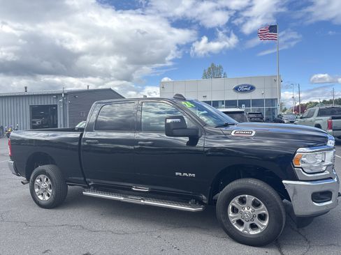 Used 2024 RAM 2500 Big Horn AWD/4WD image 2