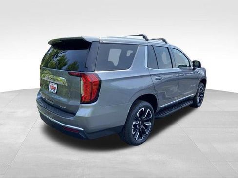 Used 2022 GMC Yukon SLT w/ SLT Premium Package AWD/4WD image 4