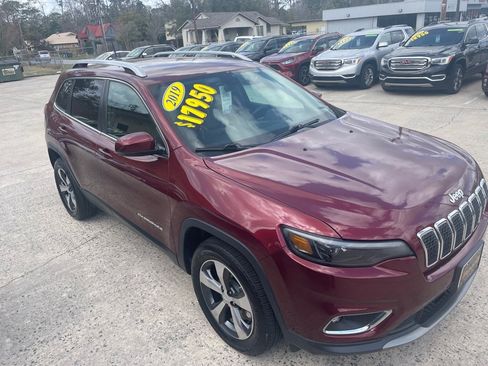 Used 2019 Jeep Cherokee Limited image 4