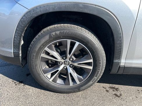 Used 2019 Toyota Highlander LE image 17
