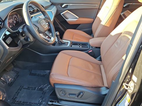 Used 2020 Audi Q3 2.0T Premium image 11