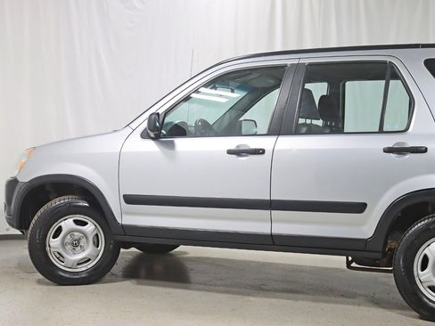 Used 2004 Honda CR-V LX image 11