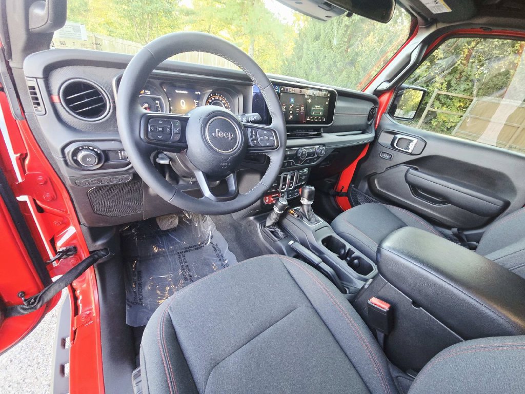 Used 2026 Jeep Wrangler Rubicon AWD/4WD image 9