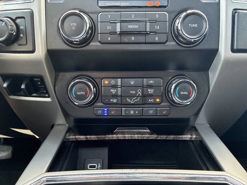 Used 2019 Ford F350 Lariat w/ Lariat Ultimate Package image 25