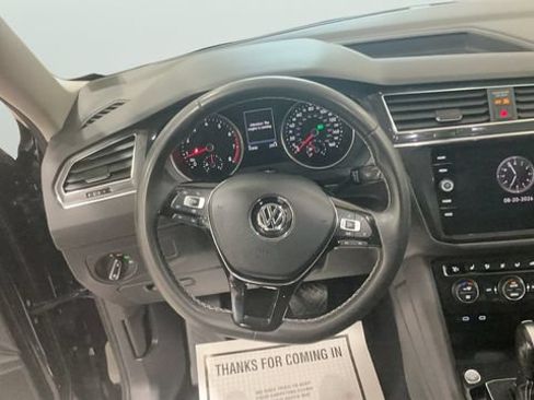 Used 2021 Volkswagen Tiguan SE AWD/4WD image 10