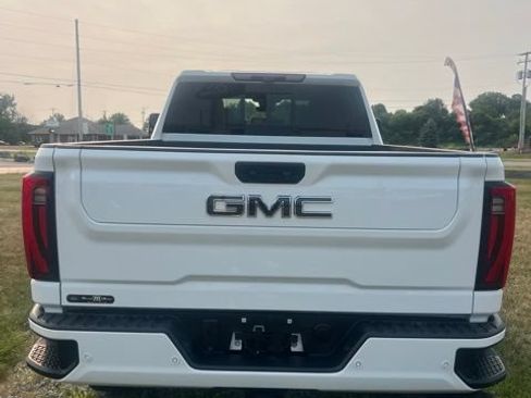 Used 2025 GMC Sierra 2500 Denali Ultimate AWD/4WD image 6