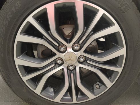 Used 2017 Mitsubishi Outlander SE image 31