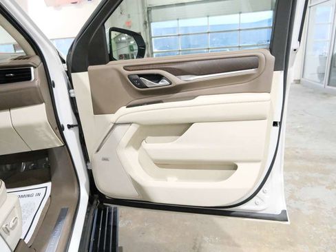 Used 2022 GMC Yukon XL Denali w/ Advanced Technology Package image 36