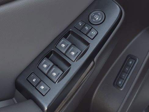 Used 2019 GMC Yukon XL Denali w/ Open Road Package image 27